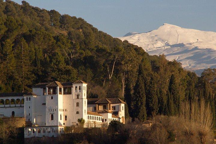 Sunset Walking Tour in Albaicín & Sacromonte