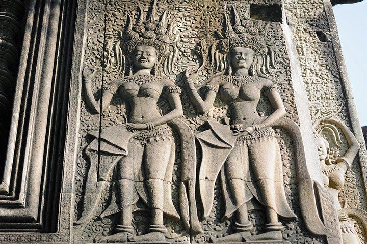 Private Tuk Tuk Tour Angkor Wat and Small Circle and Five Extras