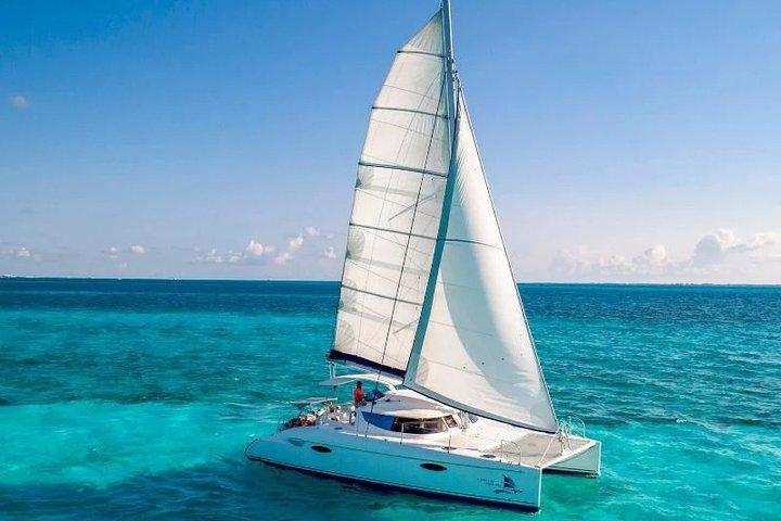 Special offer COMBO 2x1 (Tour to Isla Mujeres and Chichén Itzá ) for 1 price!