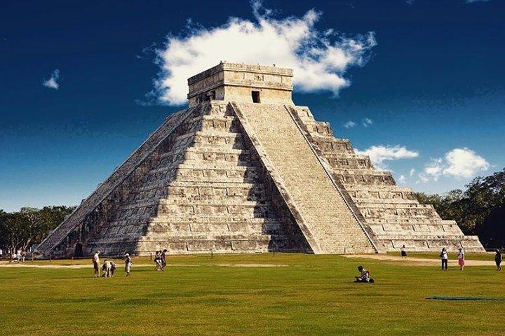 Full day tour to Chichén Itzá, Valladolid and Cenote, tour from Cancun