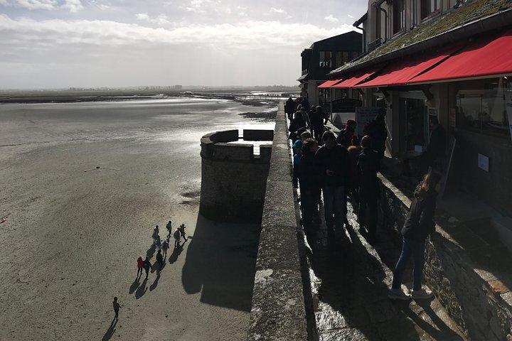 Mont-Saint-Michel Private Day Trip in Luxury Vehicle from Paris