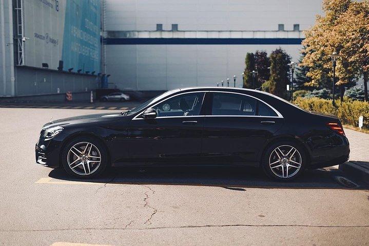 Arrival Transfer: Phuket Airport HKT to Phuket by Business Car