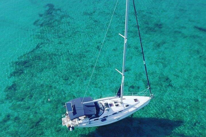 Mallorca sailing as locals with tapas & drink