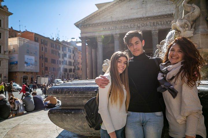 Sightseeing Walking Tour of Rome By Night: Trevi Fountain & Other Highlights