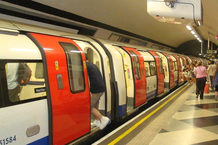 Private Half Day London Tour With Car/MPV/Van/Coach