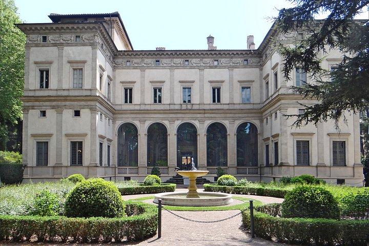 Villa Farnesina and Trastevere District Tour in Rome