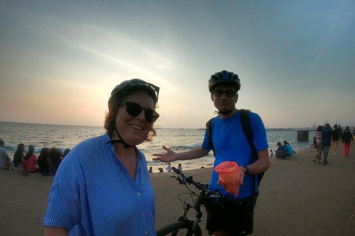 Luxury Night Cycle Tour of Colombo