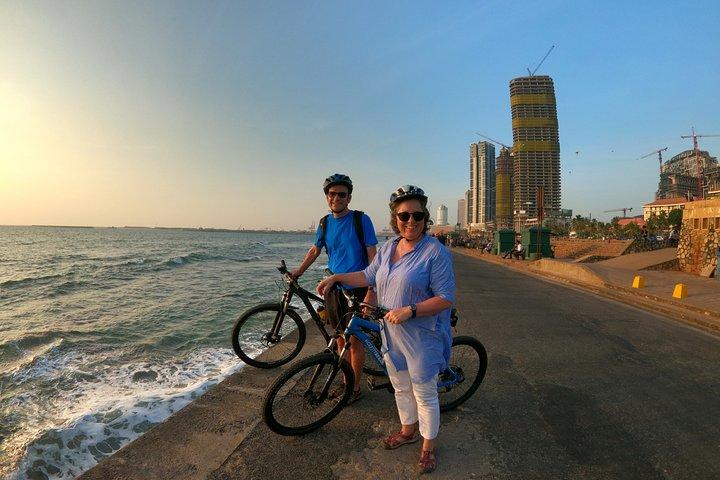 Luxury Night Cycle Tour of Colombo