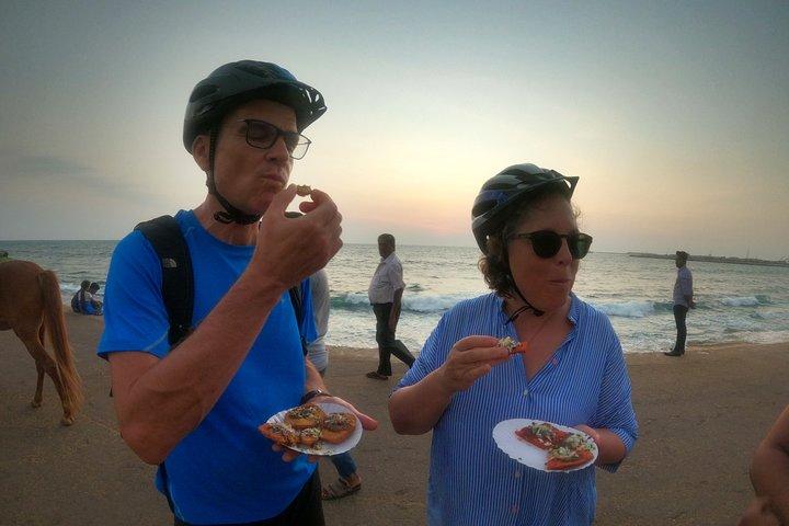 Luxury Night Cycle Tour of Colombo