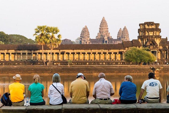5-day Siem Reap deep into Angkor temples & Floating village