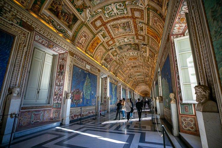 Walking Tour of the Vatican City with Skip-the-line Tickets & Sistine Chapel