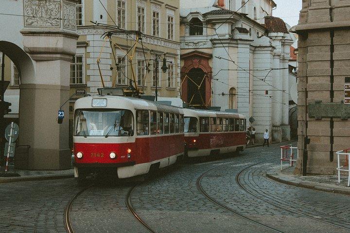 Berlin to Prague - Private Transfer with 2 hours of Sightseeing
