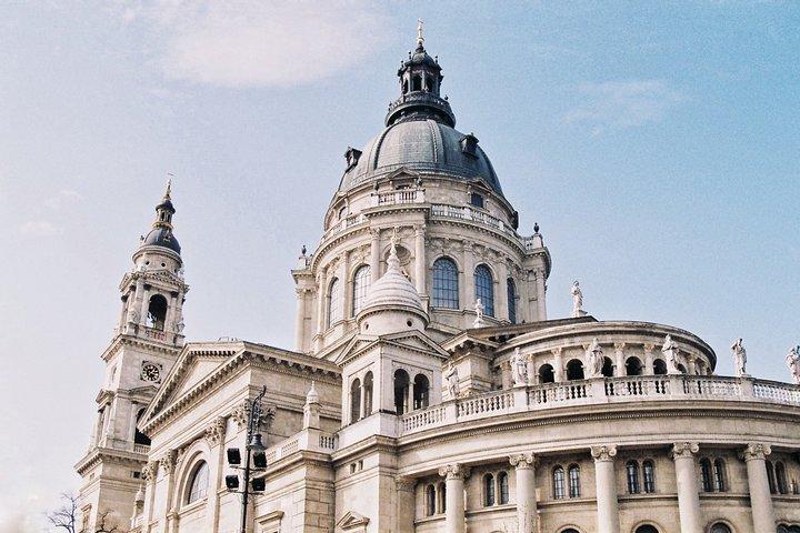 Prague to Budapest - Private Transfer with 2 hours of Sightseeing