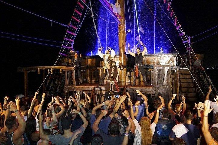 Pirate Show and Dinner on a Cruise in Puerto Vallarta