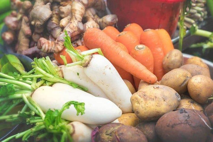 Market Tour and Taiwanese Cooking Class in Taipei