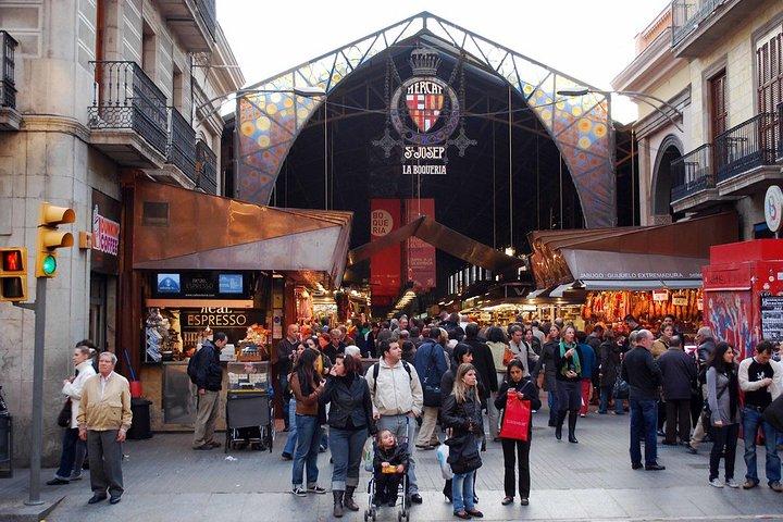Barcelona : Paella Cooking Experience + Boqueria Market Exclusive Tour