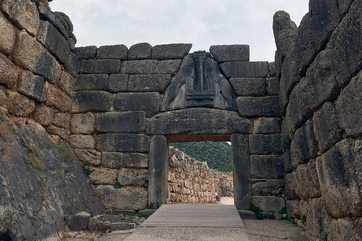 Best of Greece: 7-Day Tour to Real Greece of the Peloponnese, Delphi and Meteora