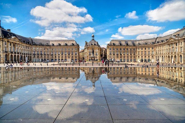 Airport Transfer: Bordeaux Airport BOD to Bordeaux by Luxury Car