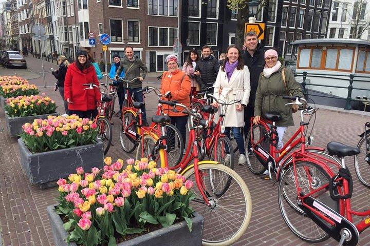 Amsterdam: Bike Rental & free Self Guided bike tour EN/FR/DE/ES