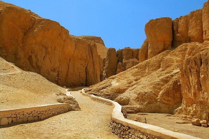 Luxor Full-Day Tour: Discover the East and West Banks of the Nile