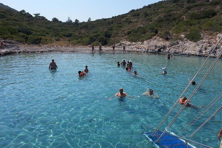 Kusadasi Aegean Sea Full-Day Boat Trip with Lunch