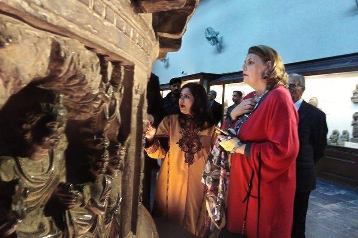 Lahore City, Fort, Museums and Walled City Exploration Tour