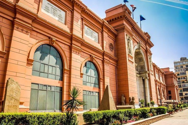 Private Half-Day Tour of Grand Egyptian Museum and Pyramids