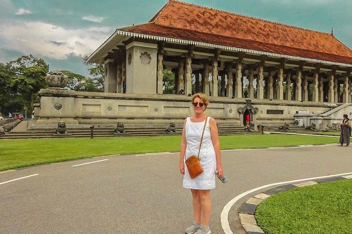 Colombo City Tour from Mount Lavinia