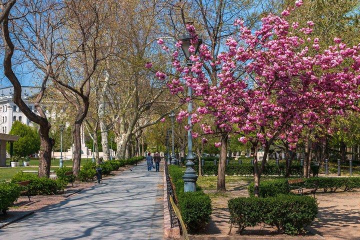 4 hours long private walking tour in Budapest