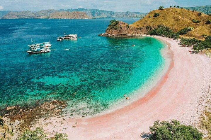 Pink Beach & Southeast Gili Islands Snorkeling Tour