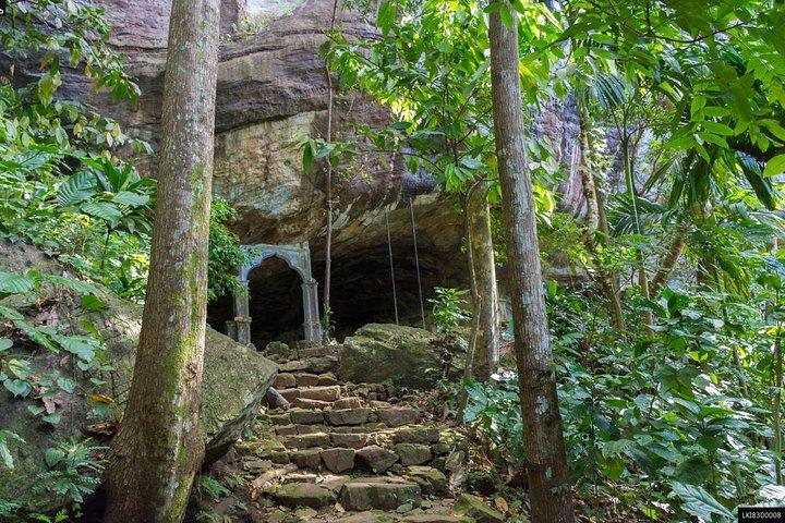 Explore Pannila Cave from Mount Lavinia