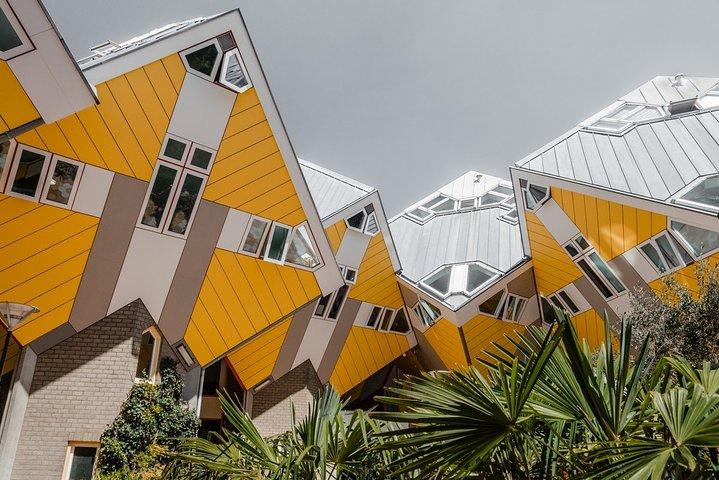 Explore Rotterdam’s history and architecture on private walking tour