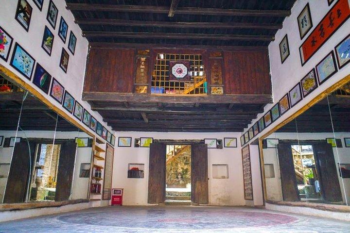 One Hour Yangshuo small group Tai Chi Courses from Yangshuo hotel