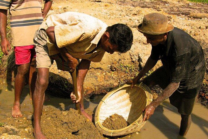 Explore Gem Mines in Rathnapura from Wadduwa