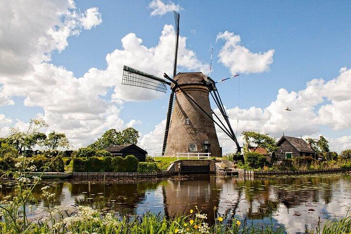 Private tour from Rotterdam to Windmills of Kinderdijk & Gouda Cheese Experience