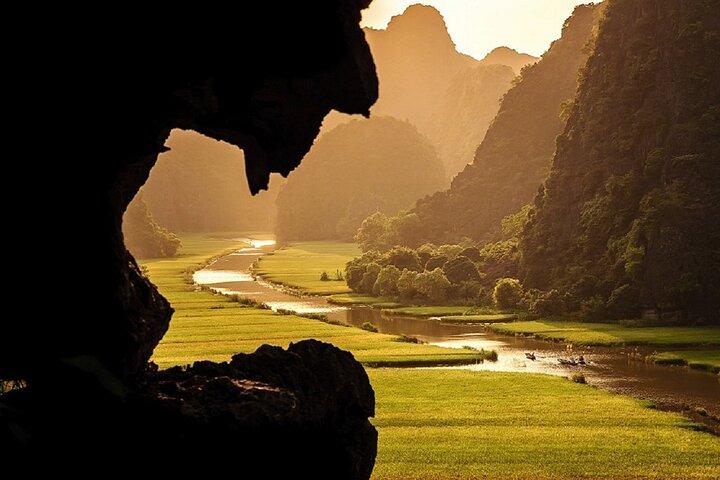 1-day Van Long Natural Reserve and Hoa Lu ancient town in Ninh Binh