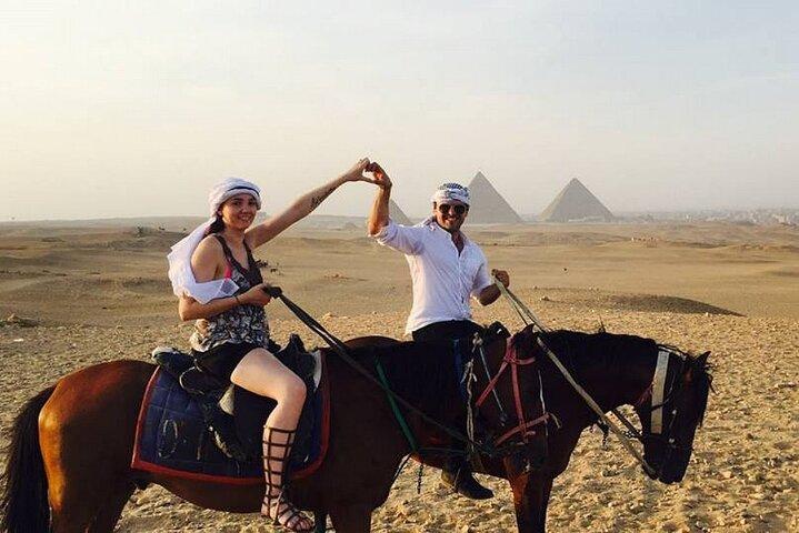 Cairo: Giza Pyramids ,Sphinx , Sakkara & Egyptian Museum Private Day Tour