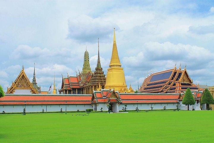 Explore Culture of Bangkok with Private Guide and Driver