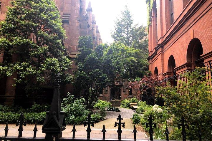 Brooklyn Heights: A Self-Guided Tour from the Promenade to Truman Capote's house
