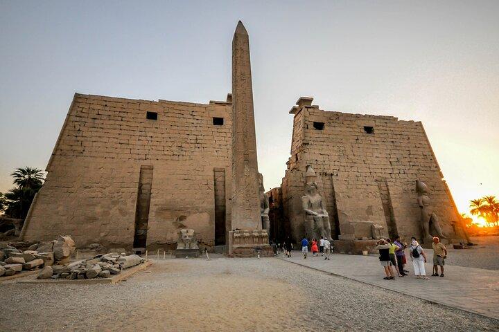 Cairo : Luxor Full Day Private Tour & Overnight SLEEPER Train Rounded trip
