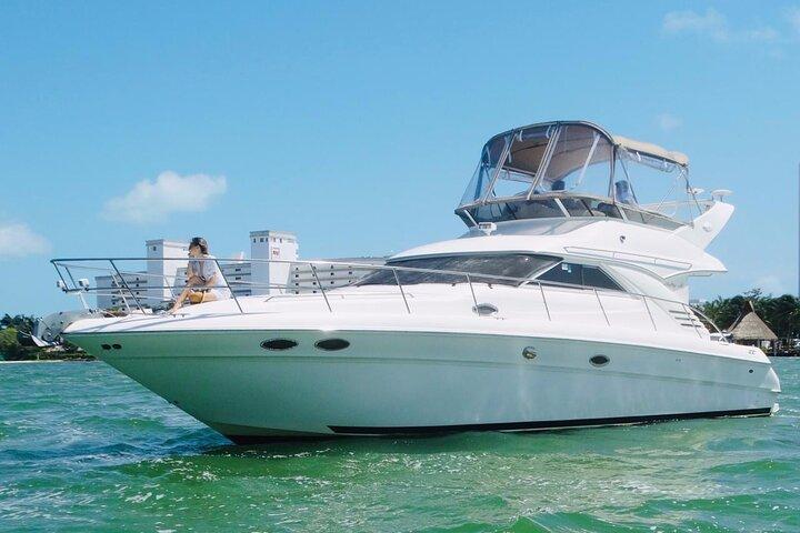 Private Yacht SeaRay 46ft Cancun 25P17