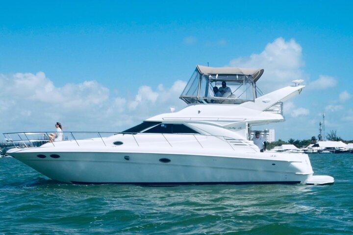 Private Yacht SeaRay 46ft Cancun 25P17