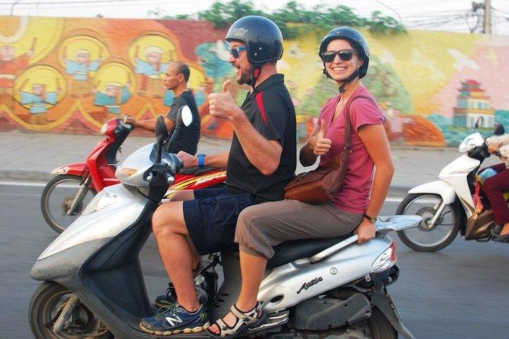 Half day West Lake Route of Hanoi on Motorbike