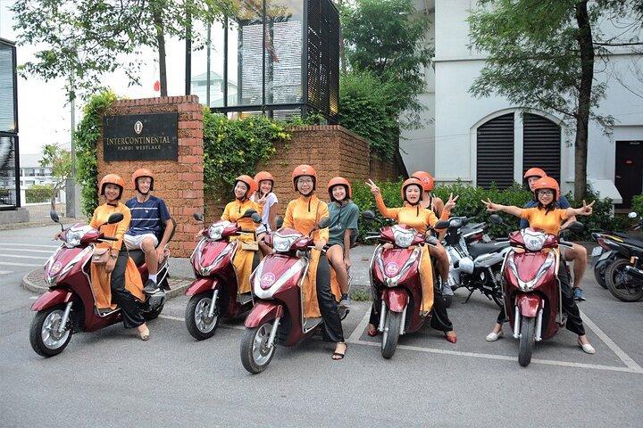 Half day West Lake Route of Hanoi on Motorbike