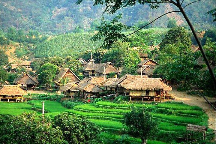 1-day Mai Chau hill tribe tour from Hanoi