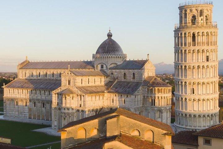 PRIVATE Day-Trip Pisa and Lucca GUIDED Tour from Florence