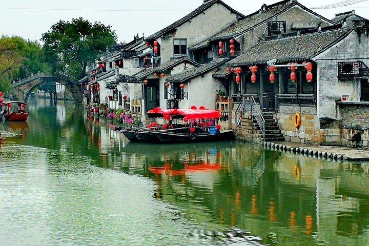 Fengjing and Xitang Water Town Private Day Tour from Shanghai