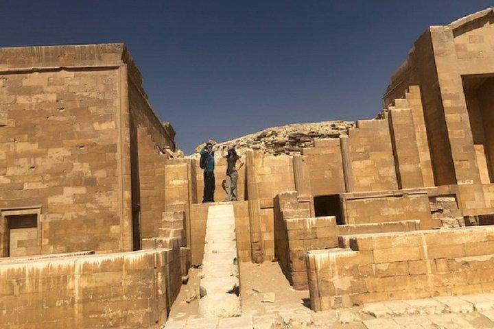 Tour to Memphis , Sakkara and Dahshour Pyramids with Egyptian Lunch from Cairo