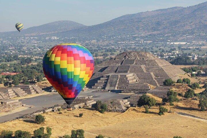 Private Tour to the Pyramids of Teotihuacán from CDMX from 1 to 4 people