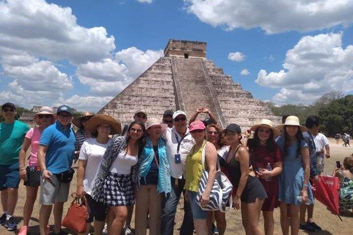 VIP tour to Chichen Itza, Hubiku & Ik Kil. Lunch and transport